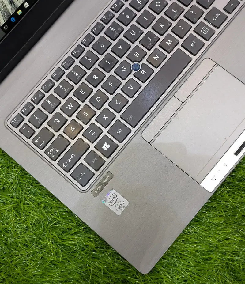 TOSHIBA ULTRABOOK | Core i7 – 5th - 6th Gen | 8 GB RAM 256 GB SSD