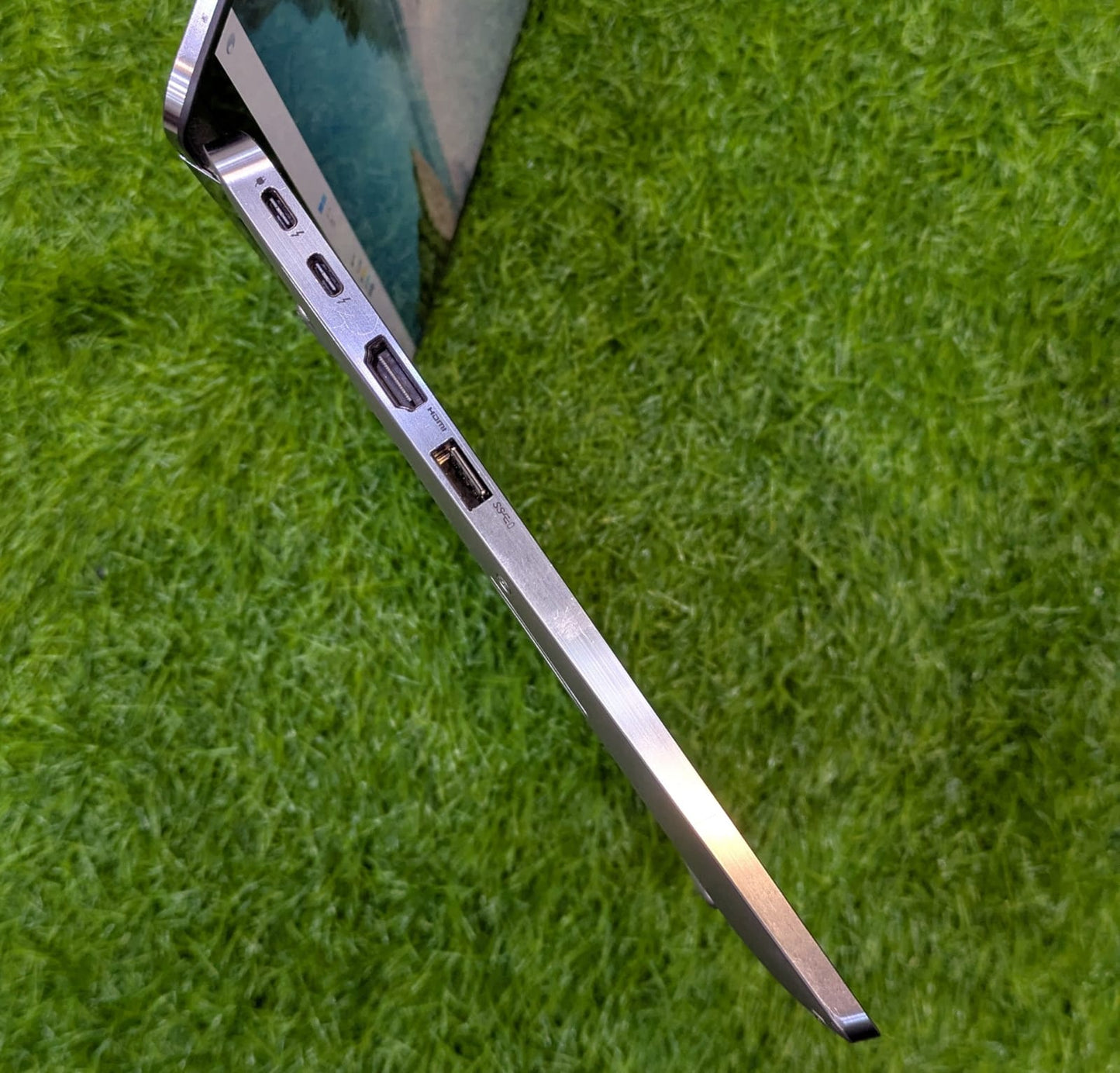 Dell 7400 2-in-1 | 14" FHD Touch X360 | i5 - 8th Gen | 8GB RAM 256GB SSD