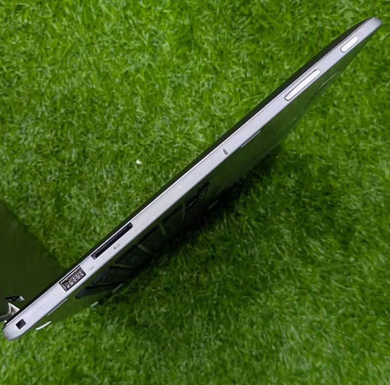 Dell Inspiron 7579 | Core i5 - 7th Gen | 8GB RAM - 256 GB SSD | X360