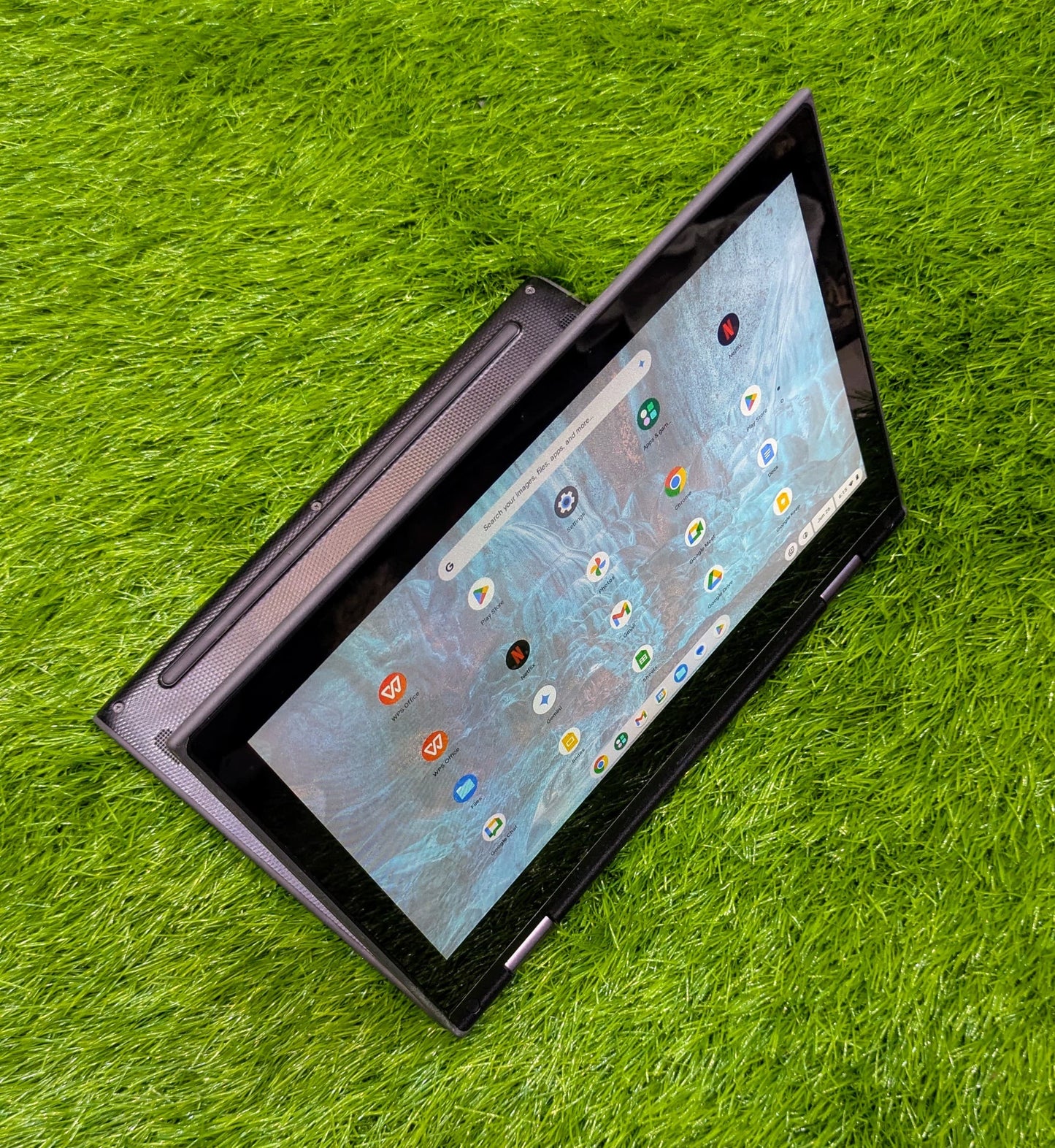 Lenovo Chromebook 300E – HD 360° Touchscreen | Gorilla Glass Protection | 4GB RAM | 32GB Storage