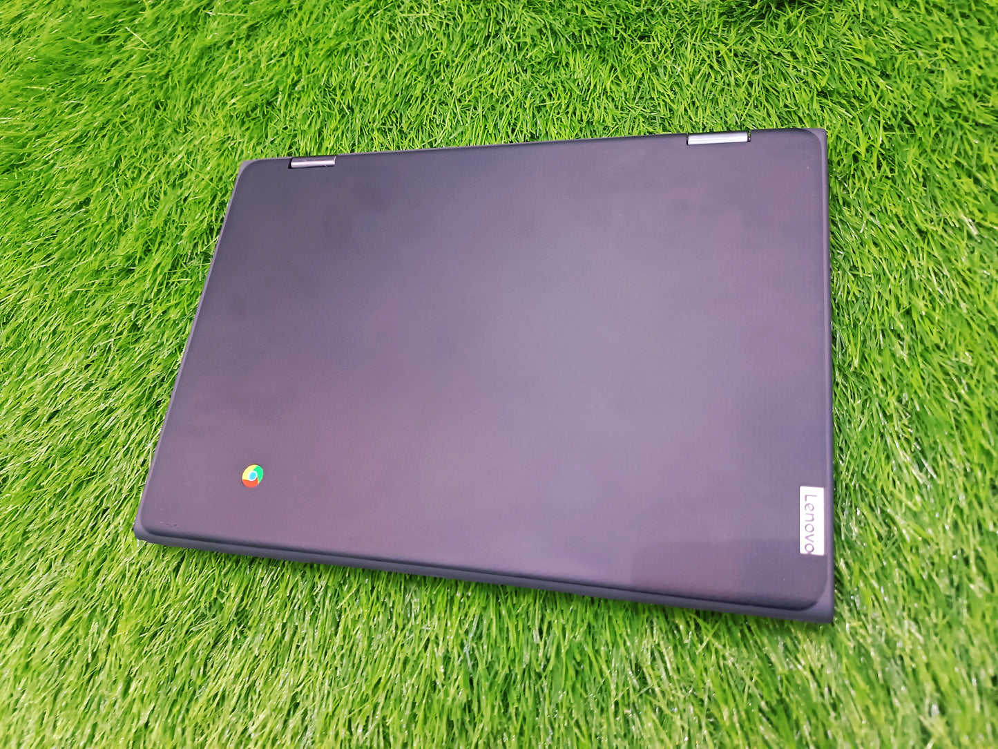 Lenovo Chromebook 300E – HD 360° Touchscreen | Gorilla Glass Protection | 4GB RAM | 32GB Storage