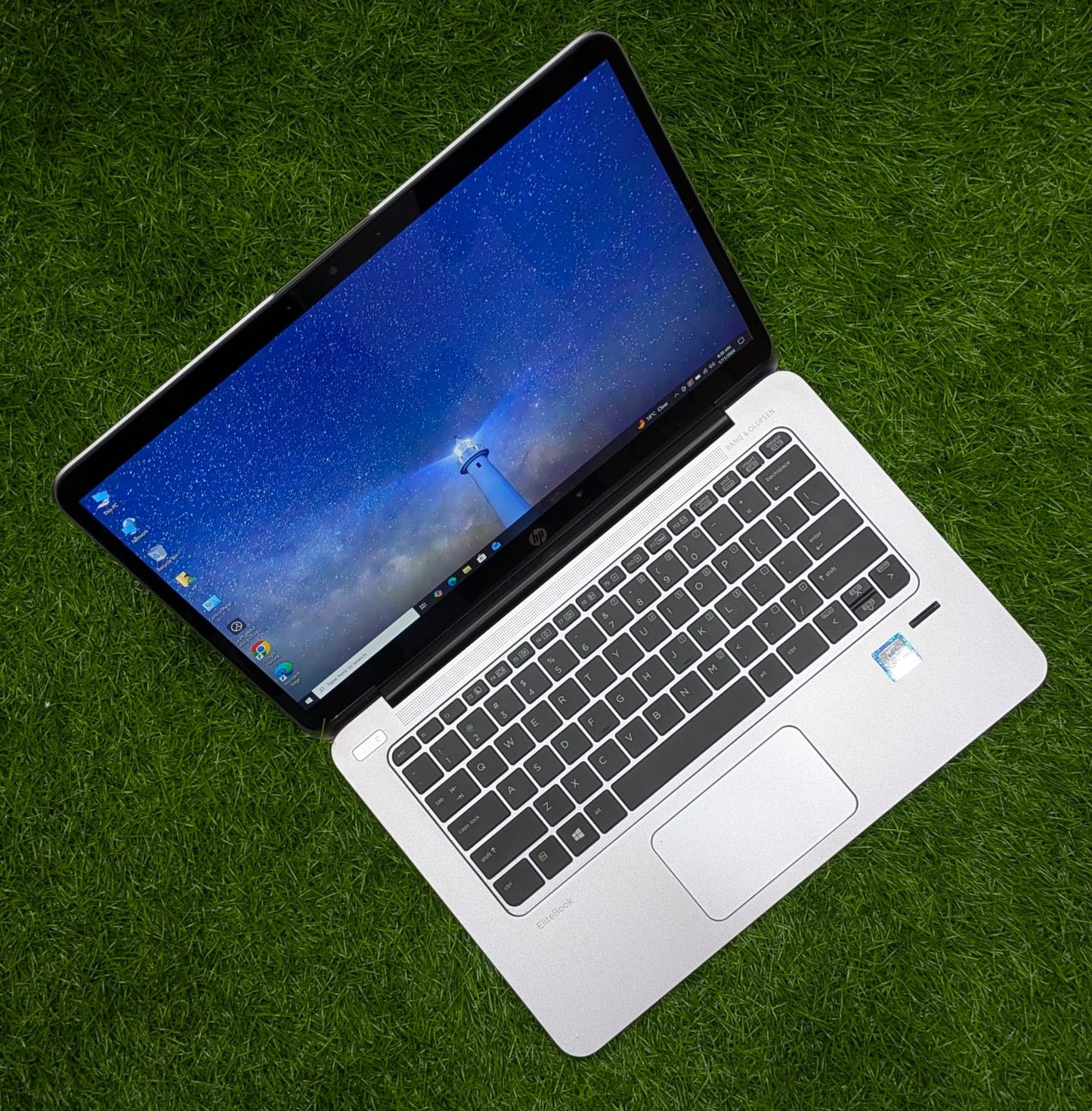 HP EliteBook 1030 G1 Core M5 6th Gen 8GB RAM 128 GB SSD