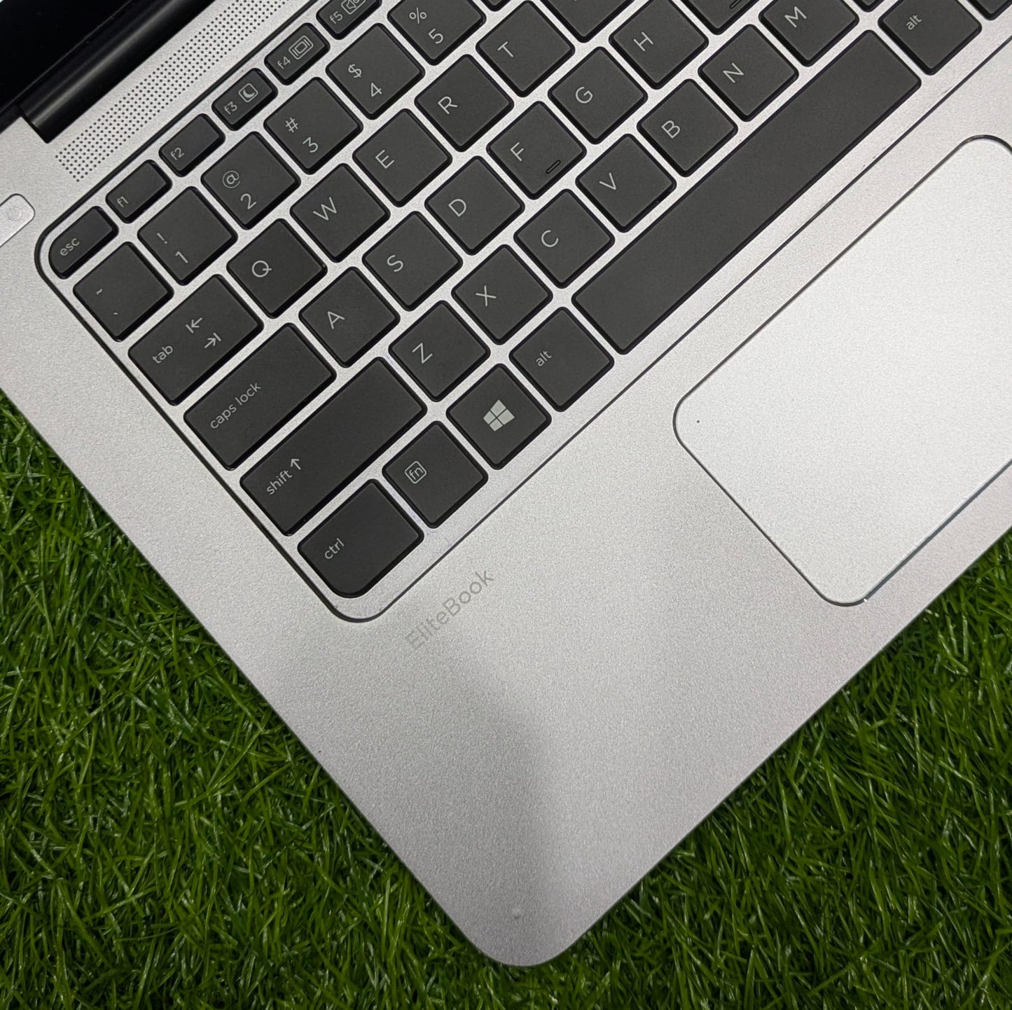 HP EliteBook 1030 G1 Core M5 6th Gen 8GB RAM 128 GB SSD