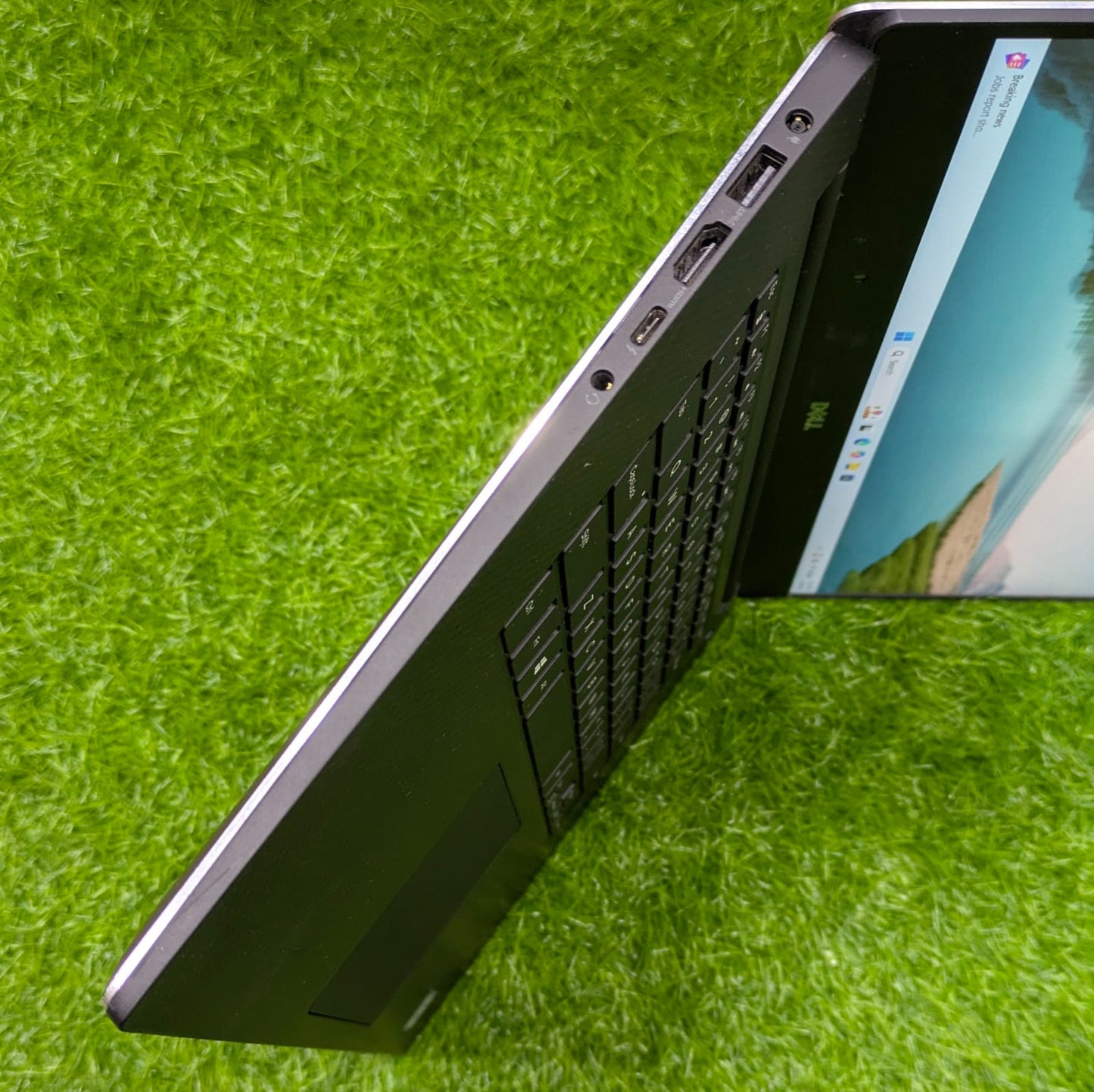 Dell XPS 9550 i7 6th 8/256 - 2 GB GRAPHIC CARD 15.6″ FHD Display