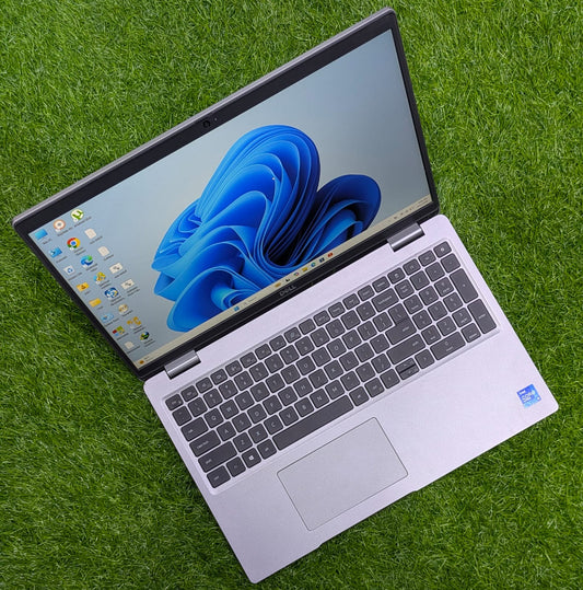 Dell Latitude 5520 Laptop i5 11th Gen 8GB RAM 256GB SSD Full HD Pakistan