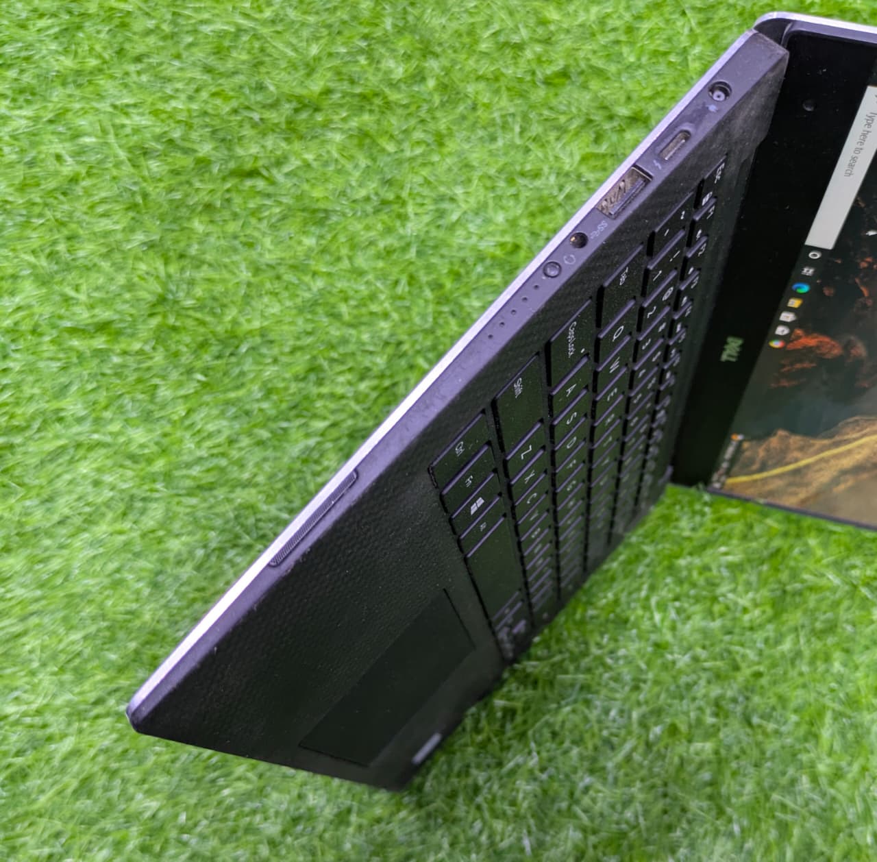 Dell XPS 13 9360 Core i5 7th Gen | 8GB RAM 256GB SSD | 13” FHD Laptop – Pakistan