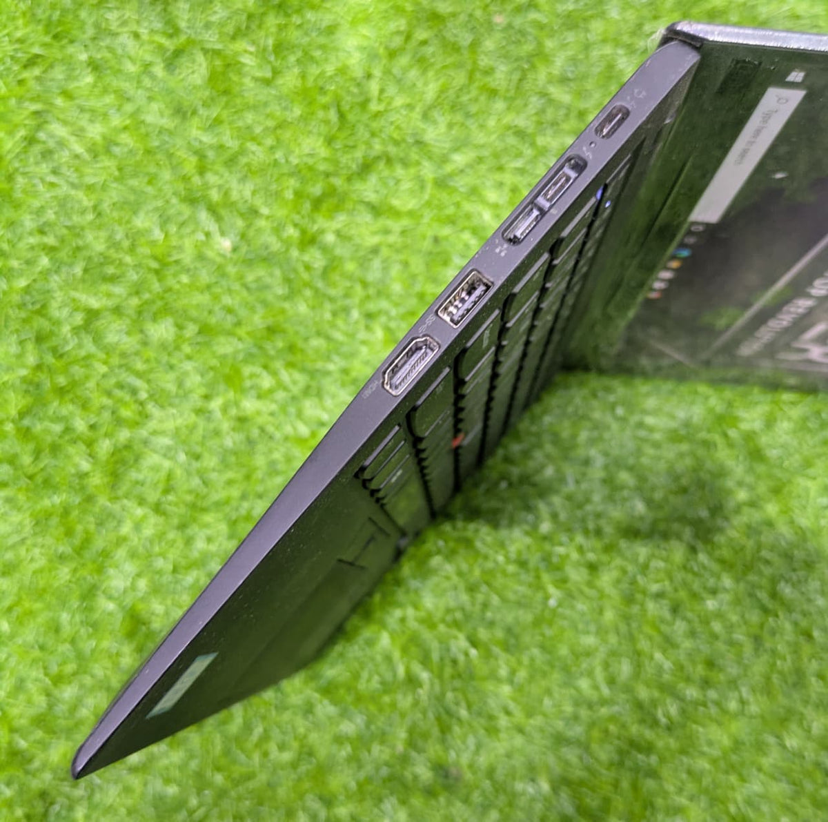 Lenovo ThinkPad X1 Carbon Core i7 8th Gen – 16GB RAM, 256GB SSD