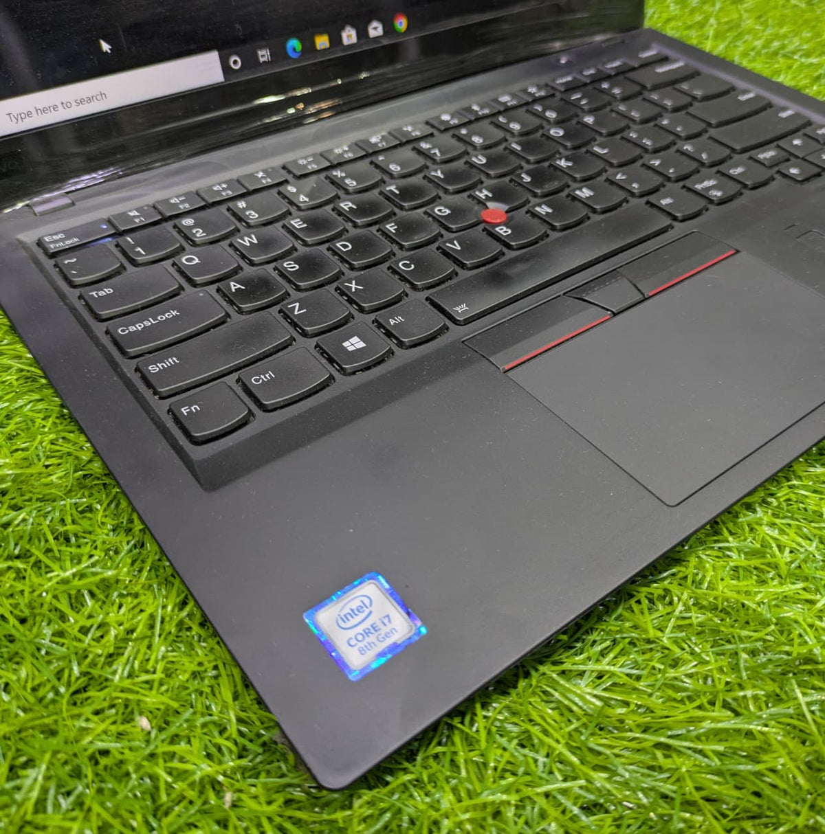 Lenovo ThinkPad X1 Carbon Core i7 8th Gen – 16GB RAM, 256GB SSD