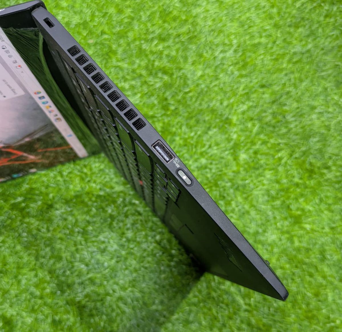 Lenovo ThinkPad X1 Carbon Core i7 10th Gen – 16GB RAM, 256GB SSD, 4K Display