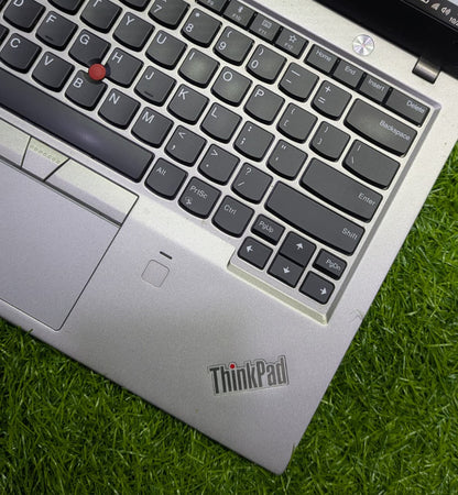 Lenovo ThinkPad X1 Carbon Core i7 8th Gen – 16GB RAM, 256GB SSD, 2K Display