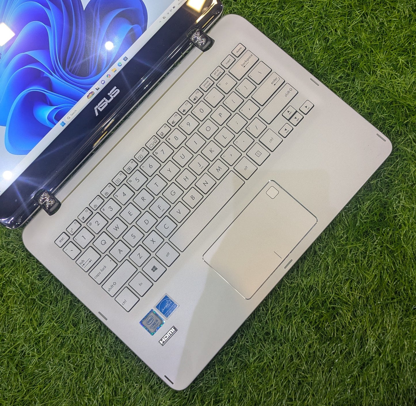 Asus Q304u | i5 7th Gen | 8GB 256GB SSD | 14" FHD Touch x360