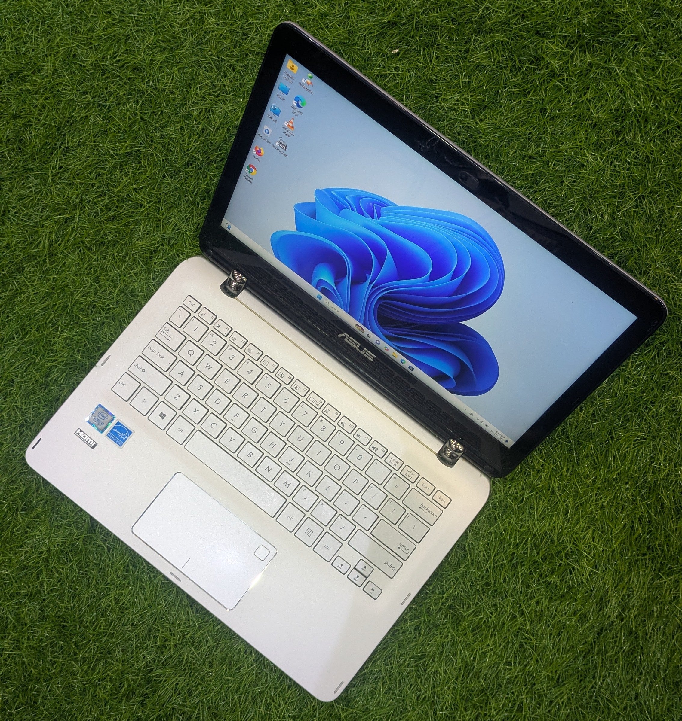 Asus Q304u | i5 7th Gen | 8GB 256GB SSD | 14
