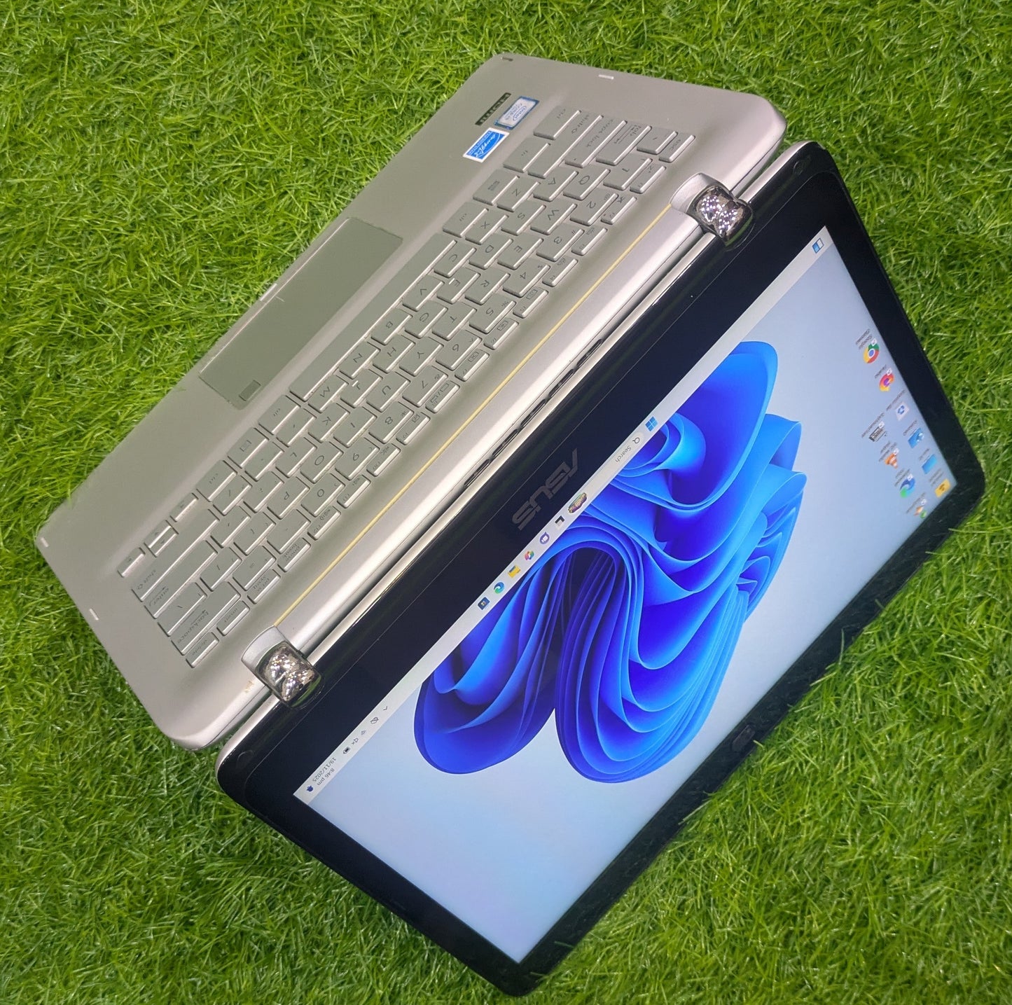 Asus Q304u | i5 7th Gen | 8GB 256GB SSD | 14" FHD Touch x360